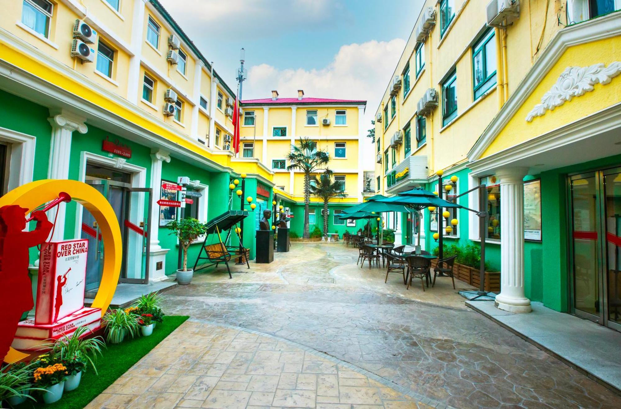 Zhong An Hotel Beijing Former Residence Of Journalist Edgar Snow -Free Laundry Service,Free Freshly Ground Coffee,Provide Tourism And Ticketing Service ,English Service ,Near Tian'Anmen Forbidden City,Wangfujing Walking Street מראה חיצוני תמונה